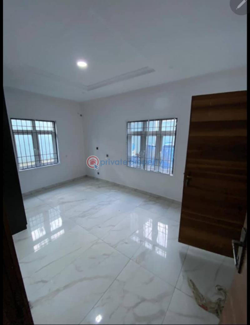Relatively new serviced 2 bedroom apartment in a serene & secured estate - 1 2 bedroom Flat & Apartment For Rent Freedom Way Lekki Phase 1 Lagos - 1