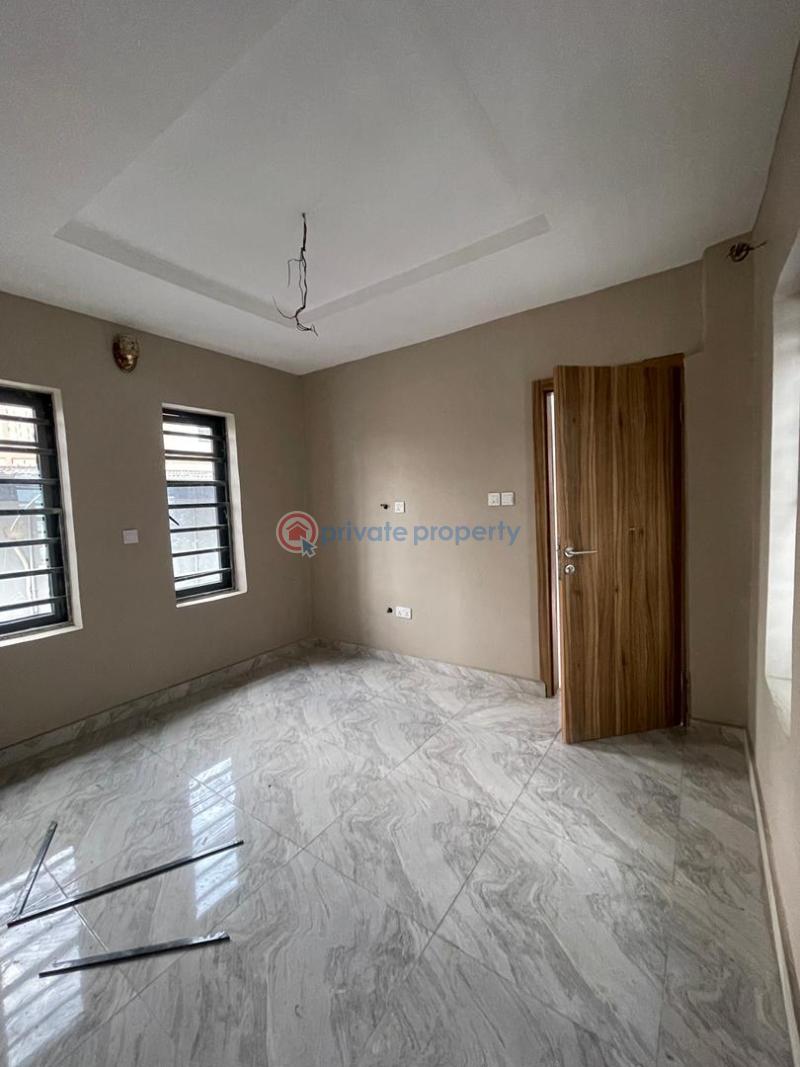 2 bedroom Block Of Flats For Rent Akintan Street Off Ojuelegba Surulere. Ojuelegba Surulere Lagos - 4