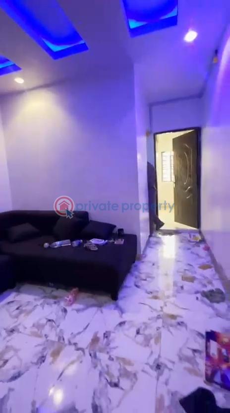 1 bedroom Mini Flat For Rent Onike Yaba Lagos - 1