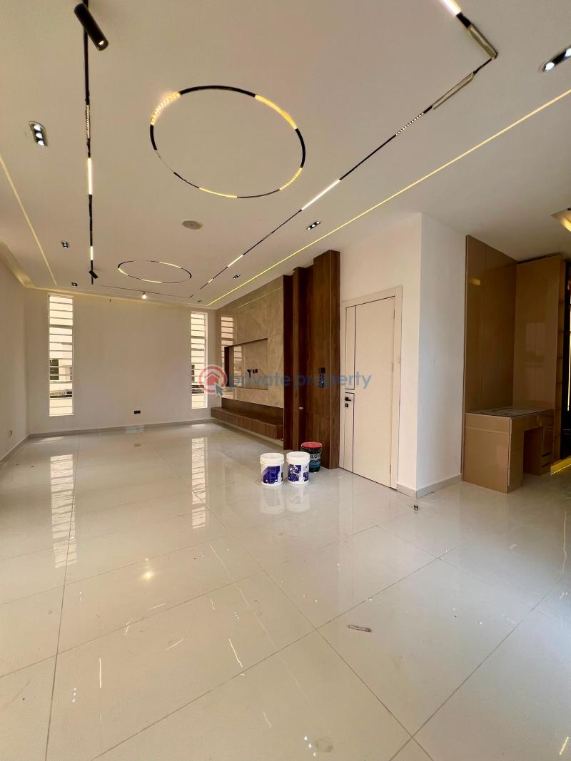 5 bedroom Detached Duplex For Sale Chevron Drive Lekki Lagos - 1