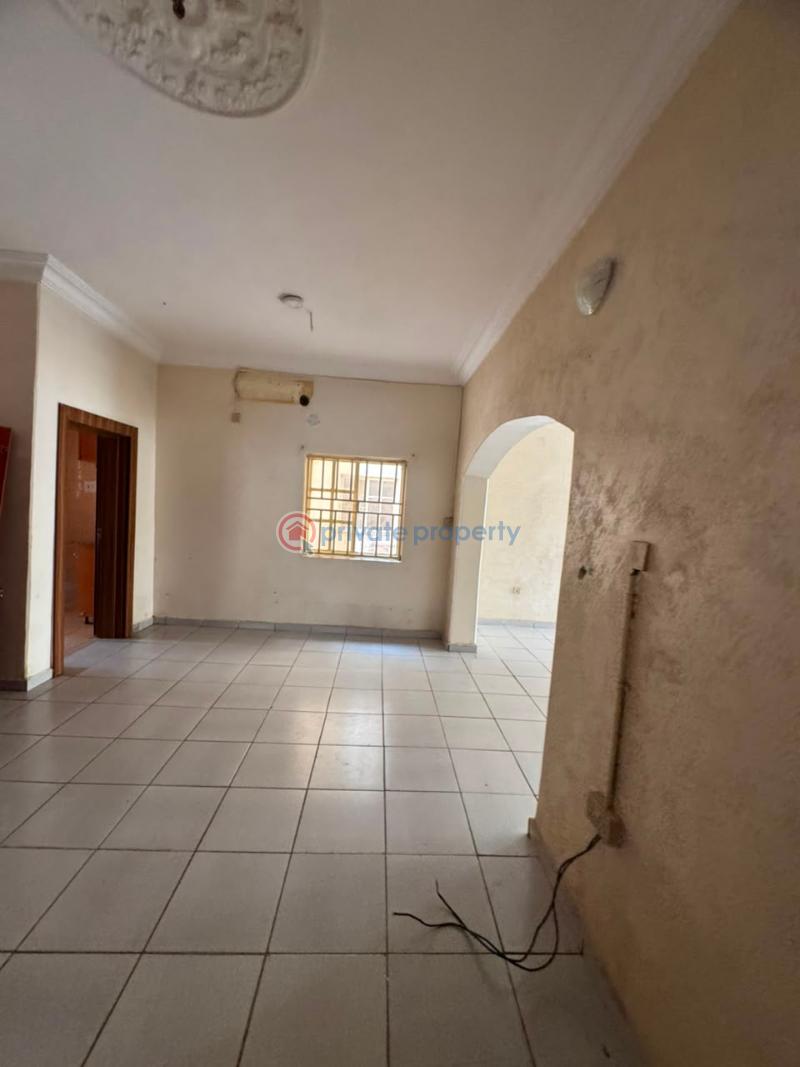 3 bedroom Block Of Flats For Rent Utako Abuja Phase 2  - 14