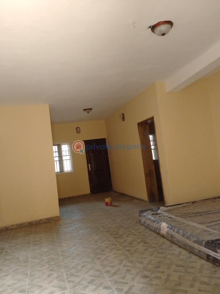 Renovated 3 bedroom flat - 1 3 bedroom Block Of Flats For Rent Sanyo, Off Iwo Road Expressway, Ibadan Ibadan Oyo - 1