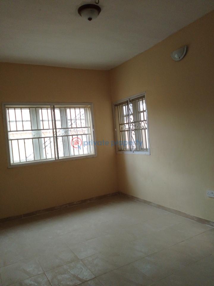 Renovated 3 bedroom flat - 4 3 bedroom Block Of Flats For Rent Sanyo, Off Iwo Road Expressway, Ibadan Ibadan Oyo - 4