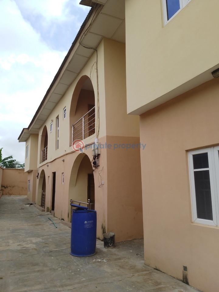 Renovated 3 bedroom flat - 8 3 bedroom Block Of Flats For Rent Sanyo, Off Iwo Road Expressway, Ibadan Ibadan Oyo - 8