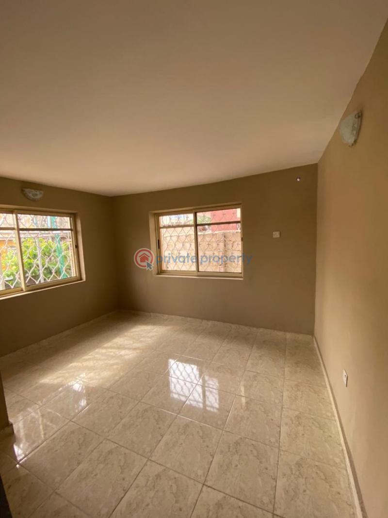 3 bedroom Block Of Flats For Rent Total Garden Yemetu Uch, Ibadan