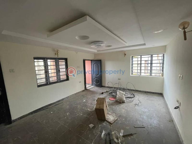 3 bedroom Block Of Flats For Rent New Garage Oworo Oworonshoki Gbagada Lagos - 0