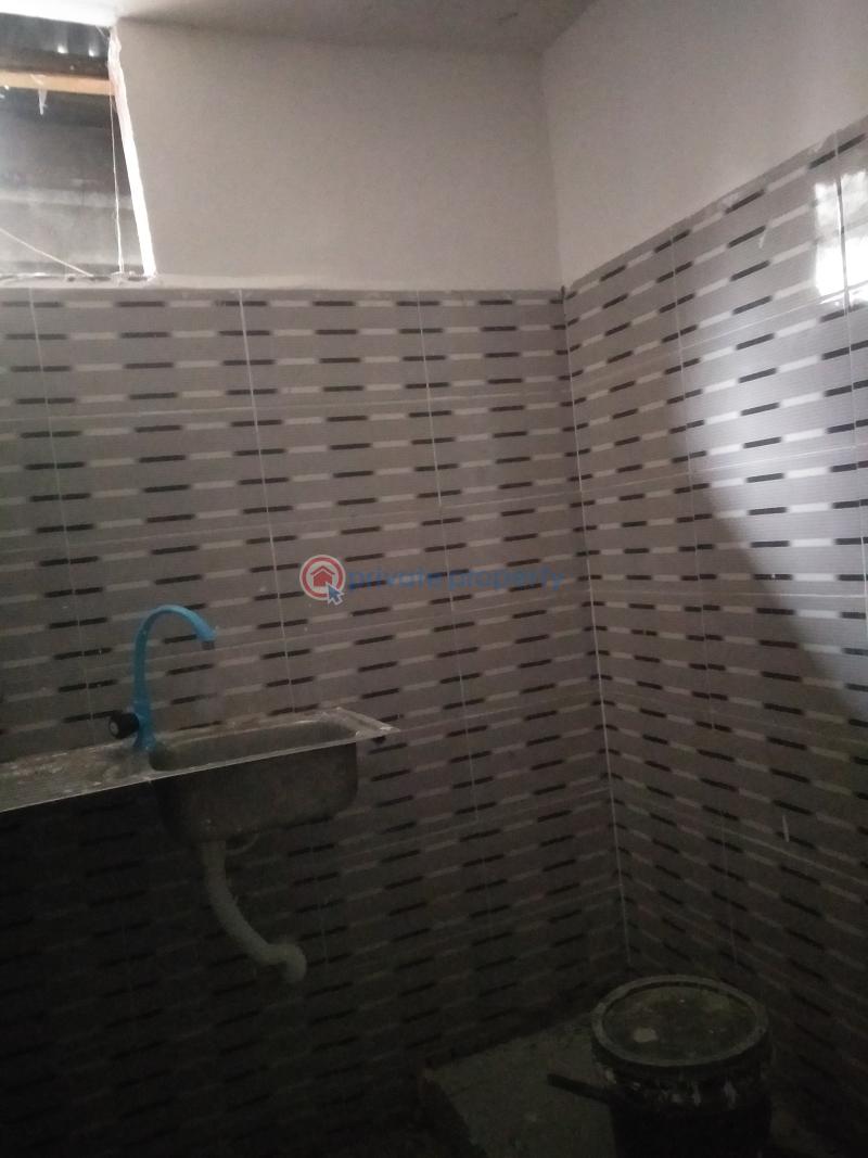 1 bedroom Self Contain For Rent Oroigwe Road Just One Drop From Rumuodara Junction Port Harcourt Rivers - 2