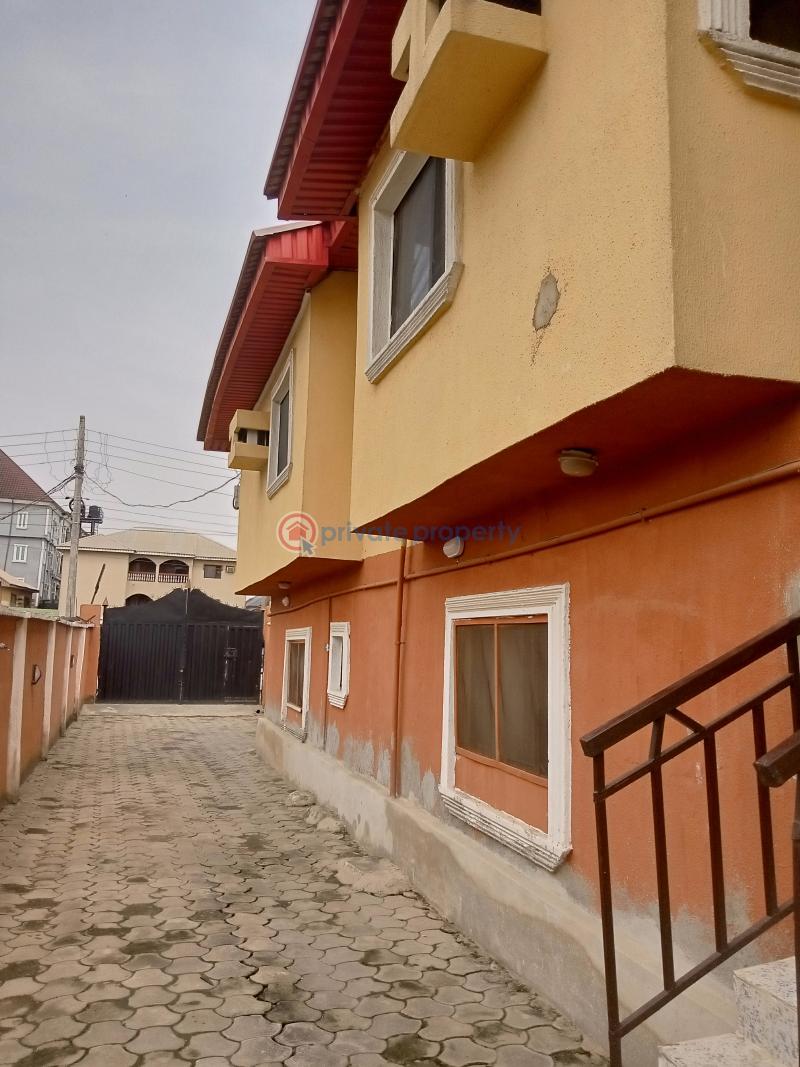 3 bedroom Block Of Flats For Rent Isolo Lagos - 0