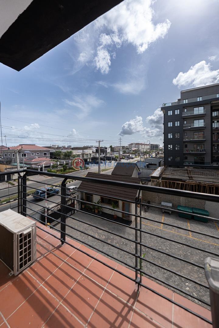 1 bedroom Block Of Flats Short let Lekki Phase 1 Lagos - 4