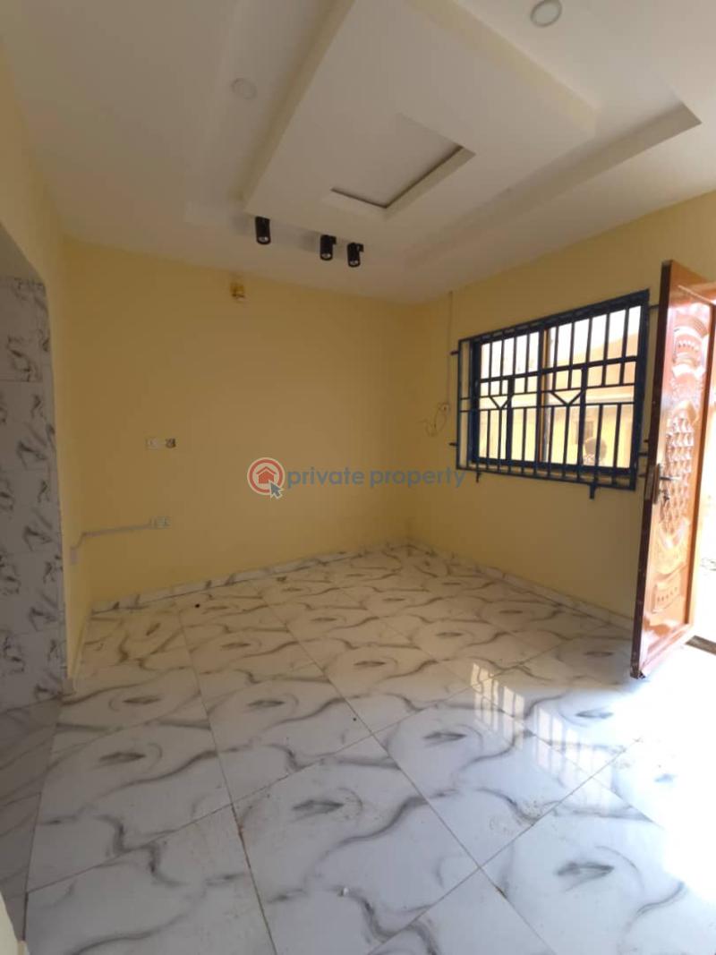 Flat & Apartment For Rent Situated Around Motomori Villa Off Jankata (item 7/sofeco Filling Station), Kuola/elebu Area, Ibadan. Ibadan Oyo - 3