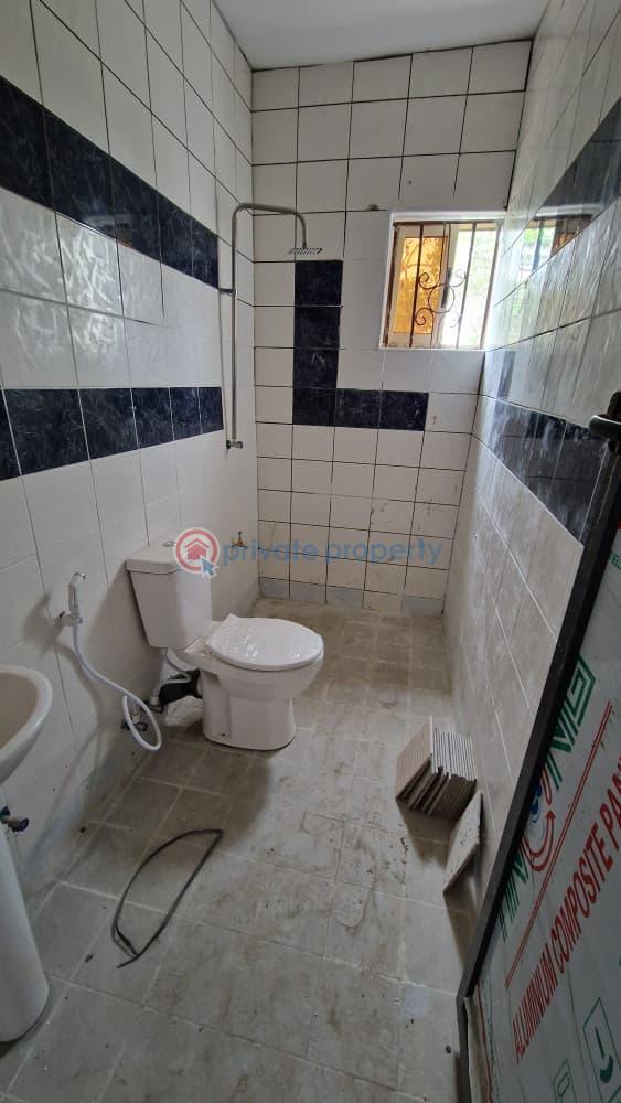 1 bedroom Block Of Flats For Rent Opposite Abbey Technical School, Within Walking Distance Of Taska Filling Station Akala Express Ibadan Oyo - 4