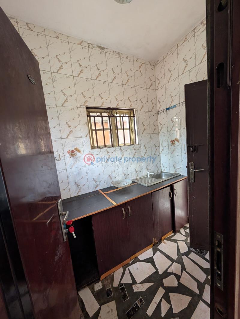 Flat & Apartment For Rent At Ikolaba Not Far From Bone Hotel Ibadan Oyo - 5