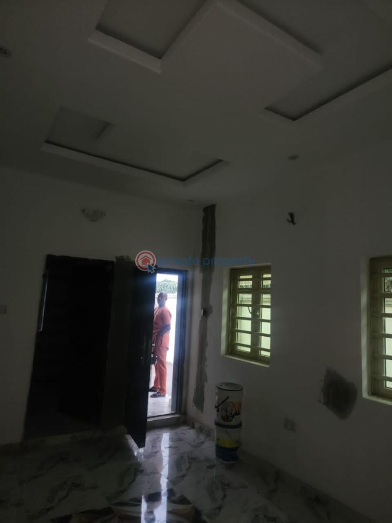 Room and parlour self contain at ilu tuntun asunle tipper garage off akala express junction,close to the main road - 2 1 bedroom Mini Flat For Rent Ilu Tuntun Asunle Akala Express Akala Express Ibadan Oyo - 2