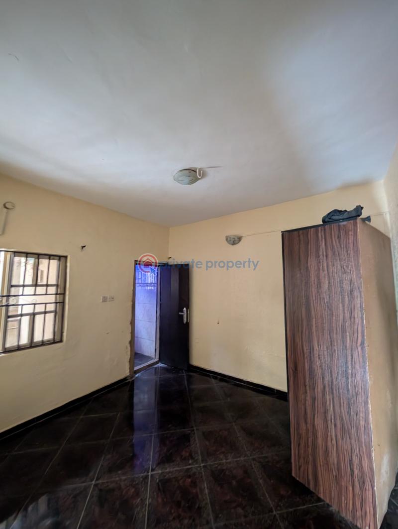 Flat & Apartment For Rent At Ikolaba Not Far From Bone Hotel Ibadan Oyo - 1