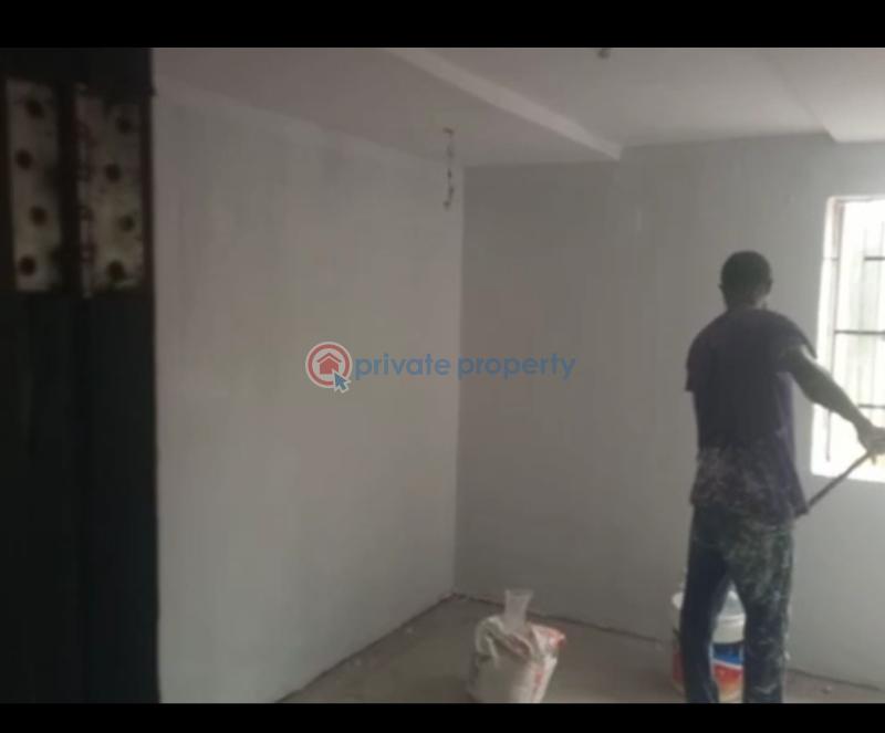 1 bedroom Block Of Flats For Rent Direct Letting Room And Parlro Self Contained Fully Tiled, Pop Ceiling, Wardrobe, Personal Prepaid Meter, Boreholeanfani Ring Road. Ring Road Ibadan Oyo