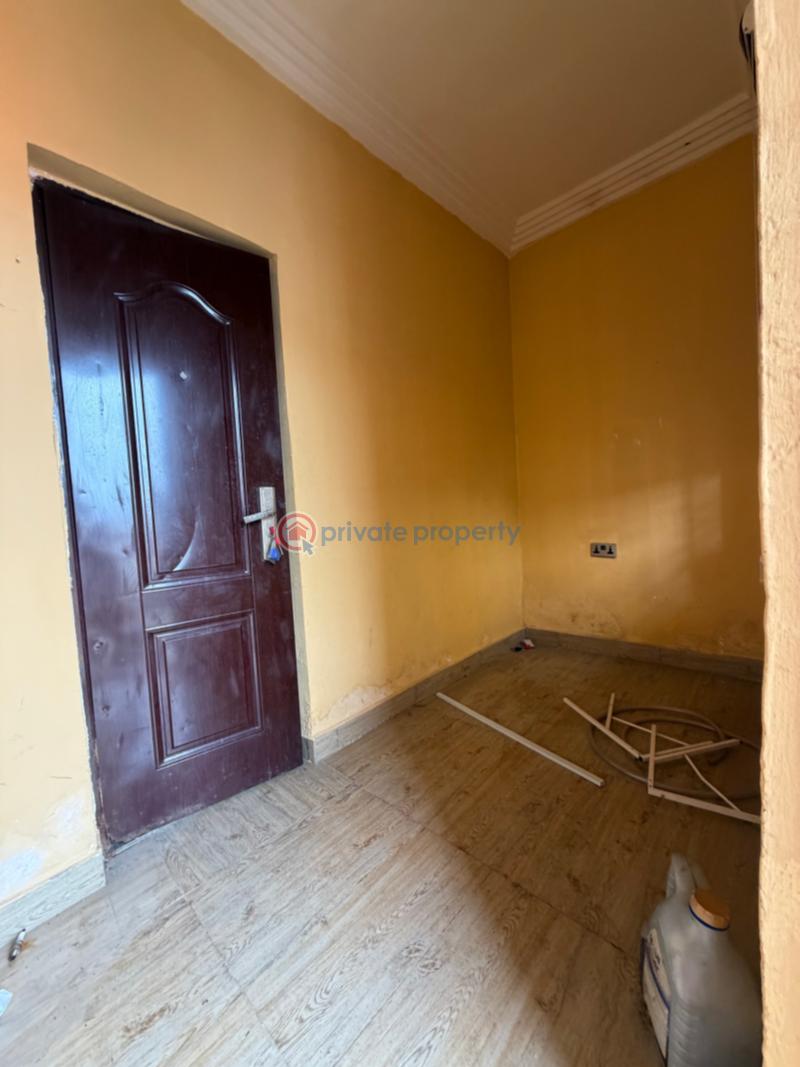 1 bedroom Self Contain For Rent Ologolo Lekki Lagos - 6