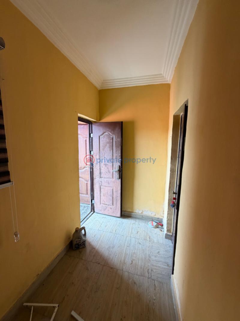 1 bedroom Self Contain For Rent Ologolo Lekki Lagos - 5