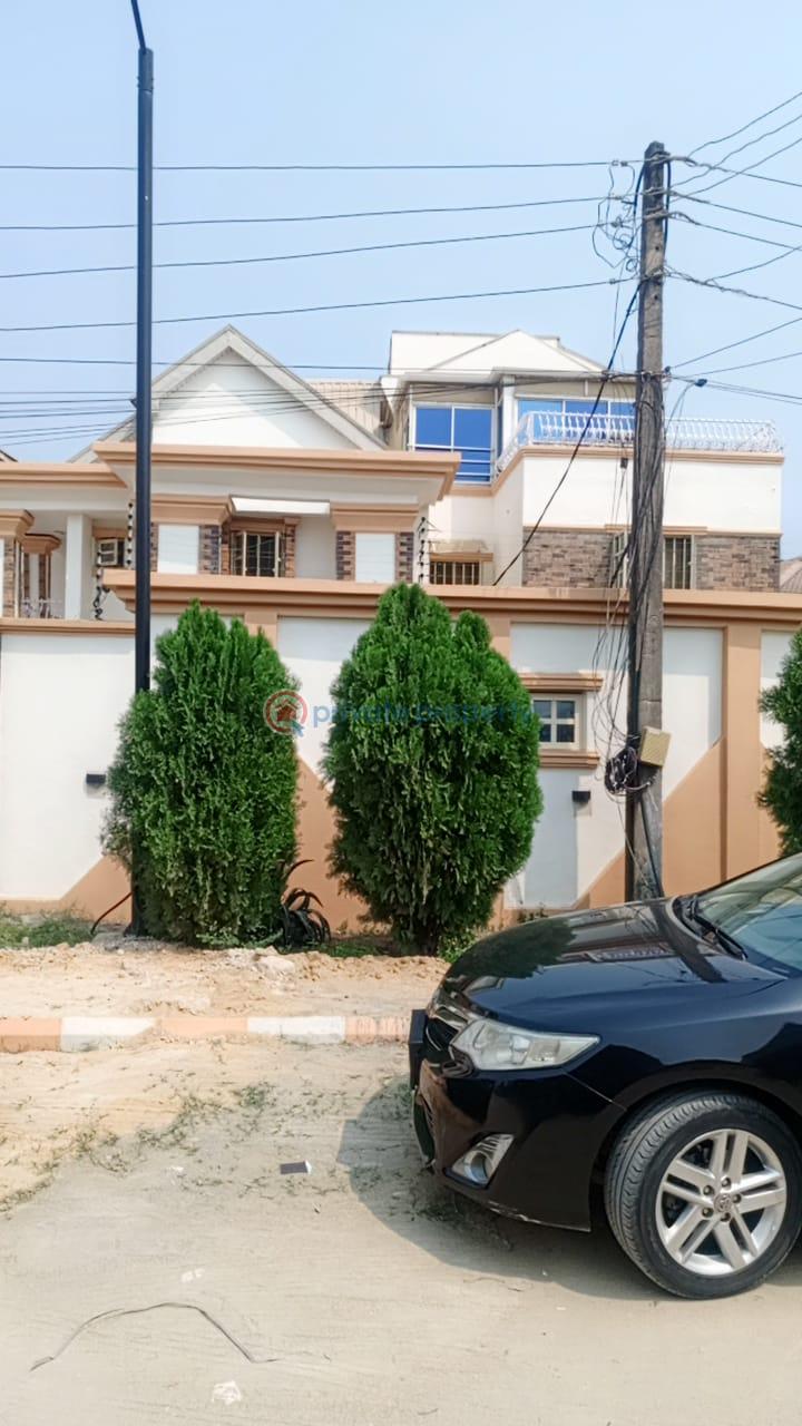 1 bedroom Self Contain For Rent Alpha Beach Road Jakande Lekki Lagos - 0