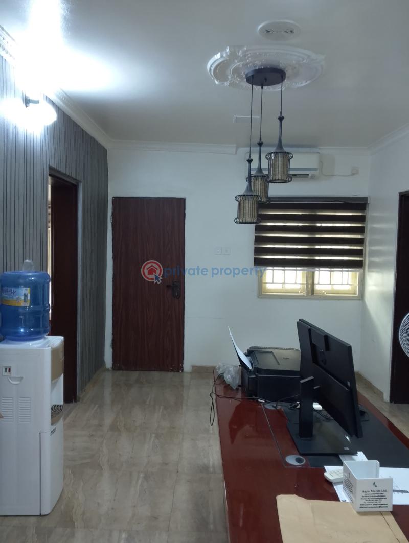 House For Sale At **felele Rab**, Ibadan – *right On A Tarred Road!* Ibadan Oyo - 9