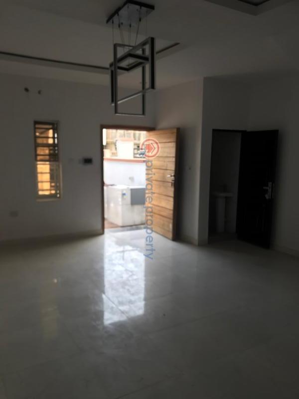 4 bedroom Terrace For Sale G.r.a Ikota Lekki Lagos - 3