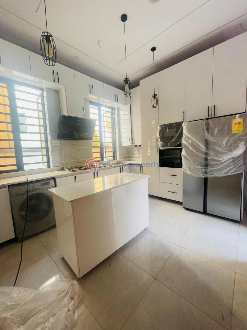 6 bedroom Detached Duplex For Sale Luxury 6 Bedroom Fully Detached Duplex Plus Bq And Pool In A Serene Environment Magodo GRA Phase 2 Kosofe/Ikosi Lagos - 9