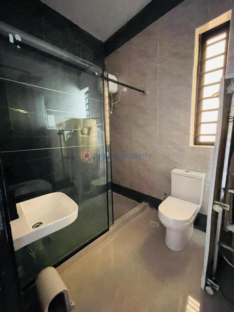 6 bedroom Detached Duplex For Sale Luxury 6 Bedroom Fully Detached Duplex Plus Bq And Pool In A Serene Environment Magodo GRA Phase 2 Kosofe/Ikosi Lagos - 11
