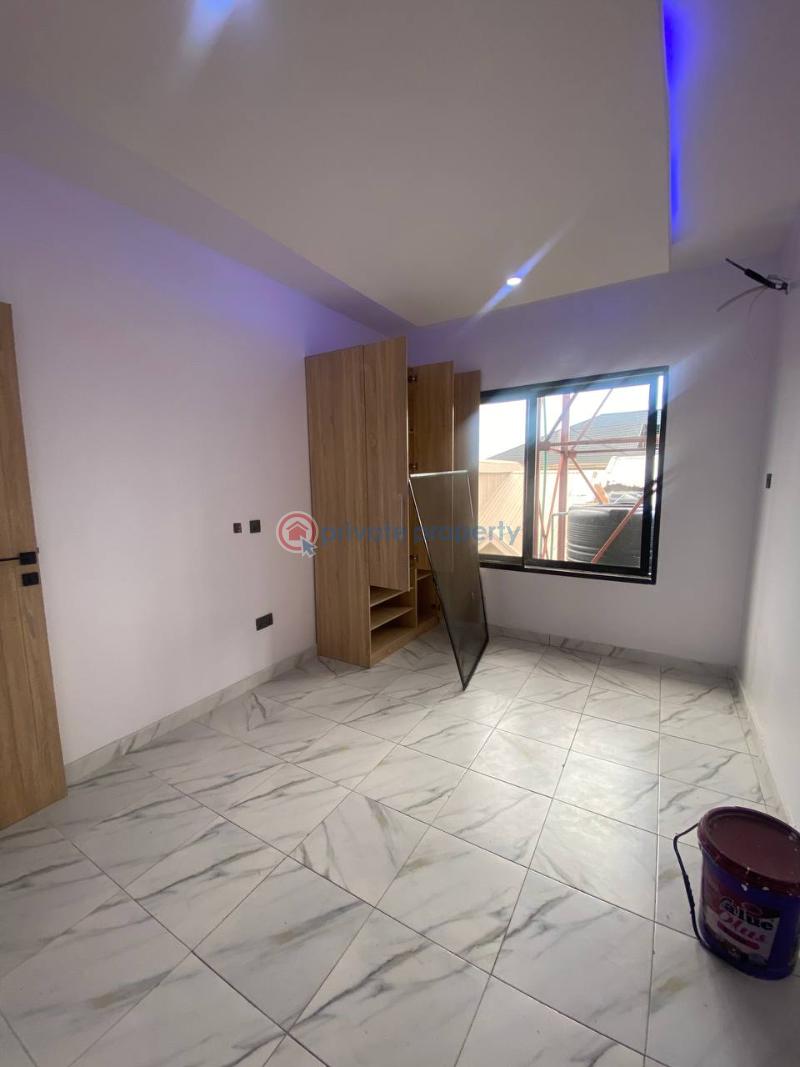 For sale 2 bedroom Flat & Apartment Berra Estate, Chevron Drive, Lekki