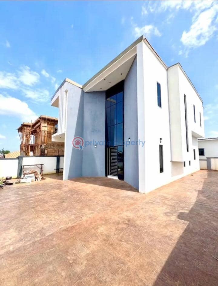 4 bedroom Detached Duplex For Sale Thinkers Corner By Northwest Filling Station And Close The Major Road Enugu Area  - 13