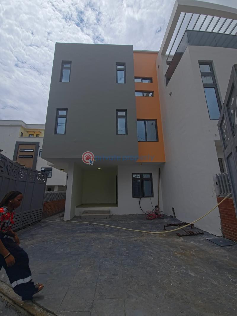 4 bedroom Semi detached Duplex For Sale Maryland Mall Maryland Lagos