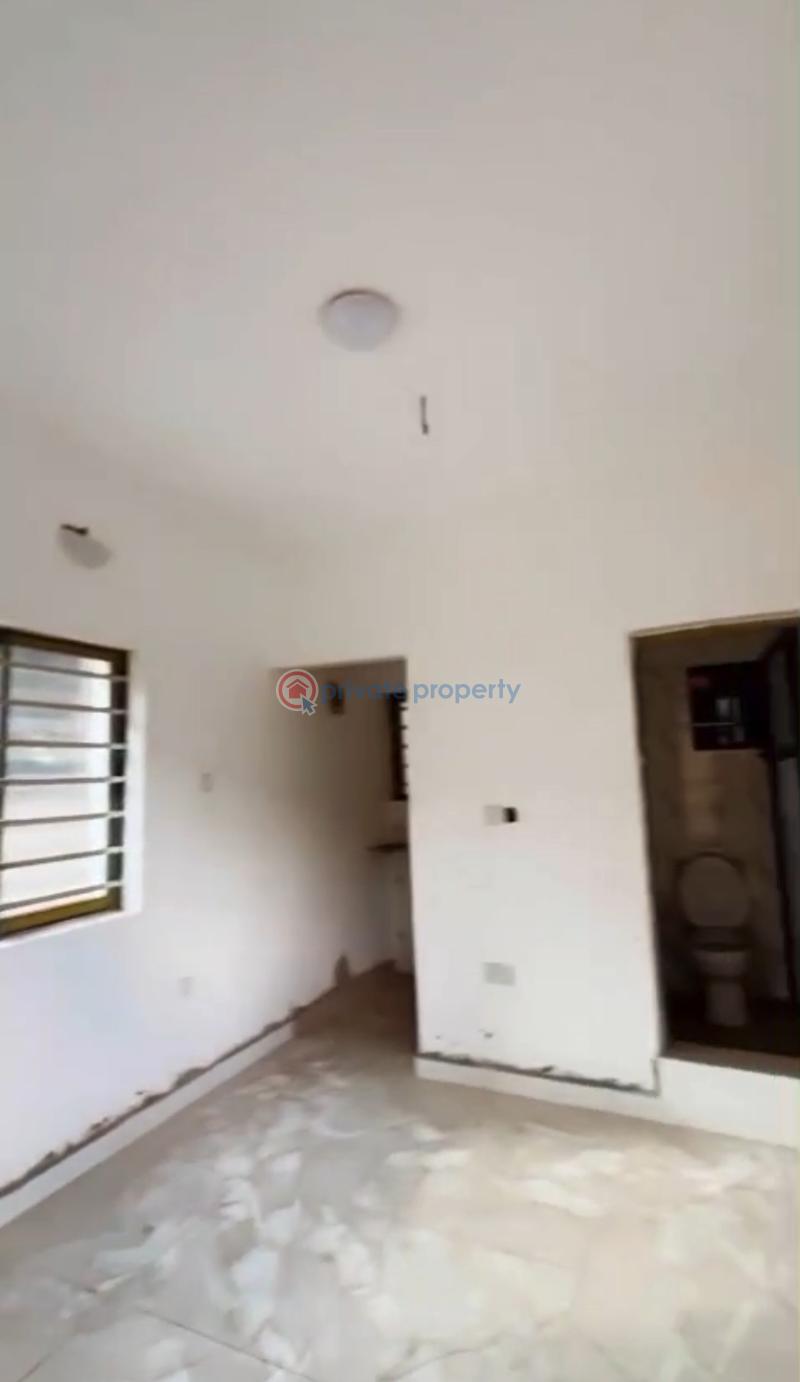 Self Contain For Rent Onipanu Shomolu Lagos