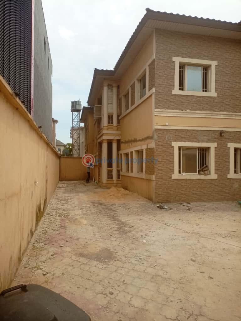 4 bedroom Duplex For Rent Lekki Right /oniru Lekki Lagos - 0