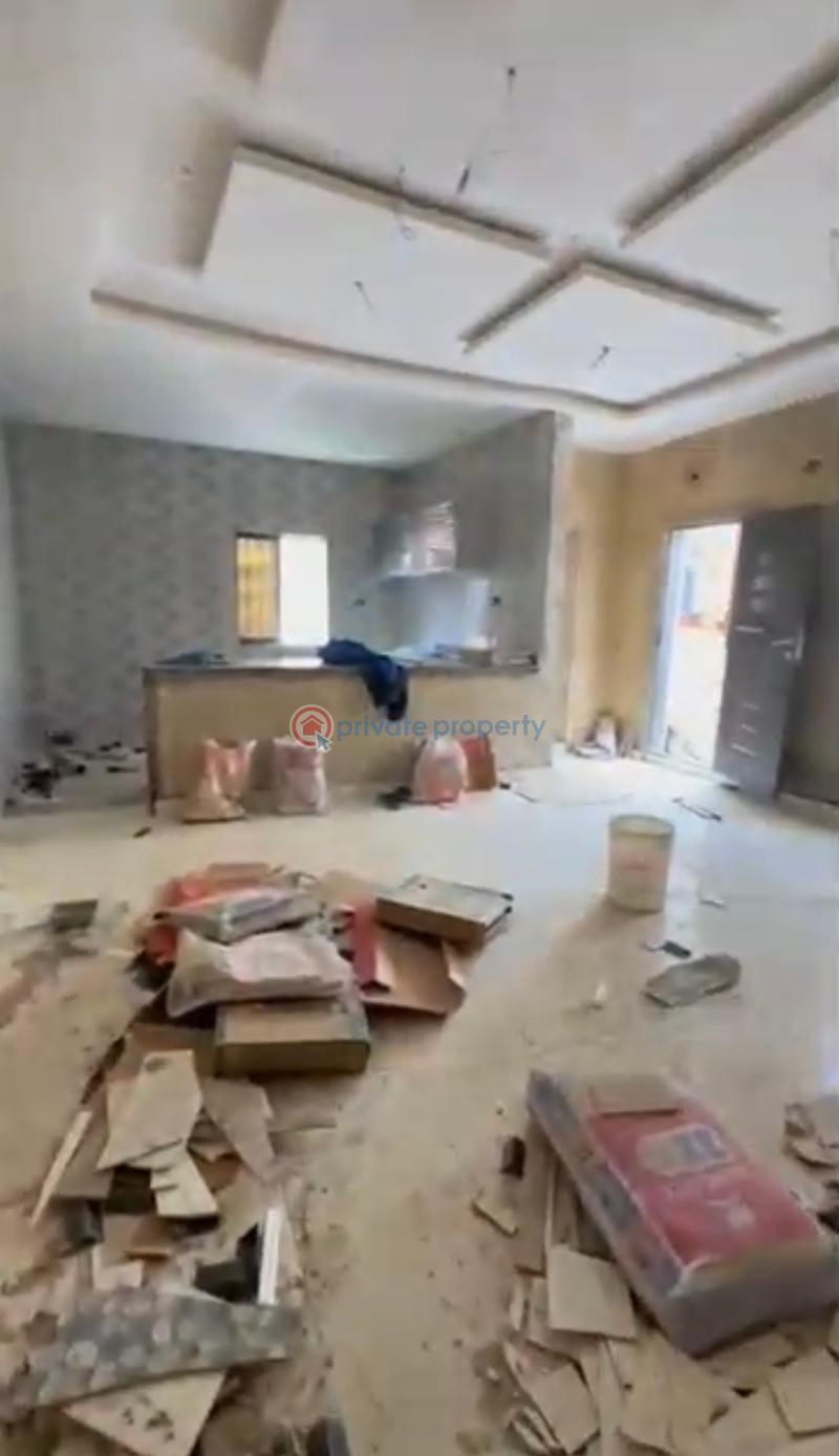 *☑️☑️semi brief.* a newly built and spacious 3bedroom apartment, upstairs with all rooms en-suite, guest toilet, pop, scre - 1 3 bedroom Block Of Flats For Rent Shomolu Lagos - 1