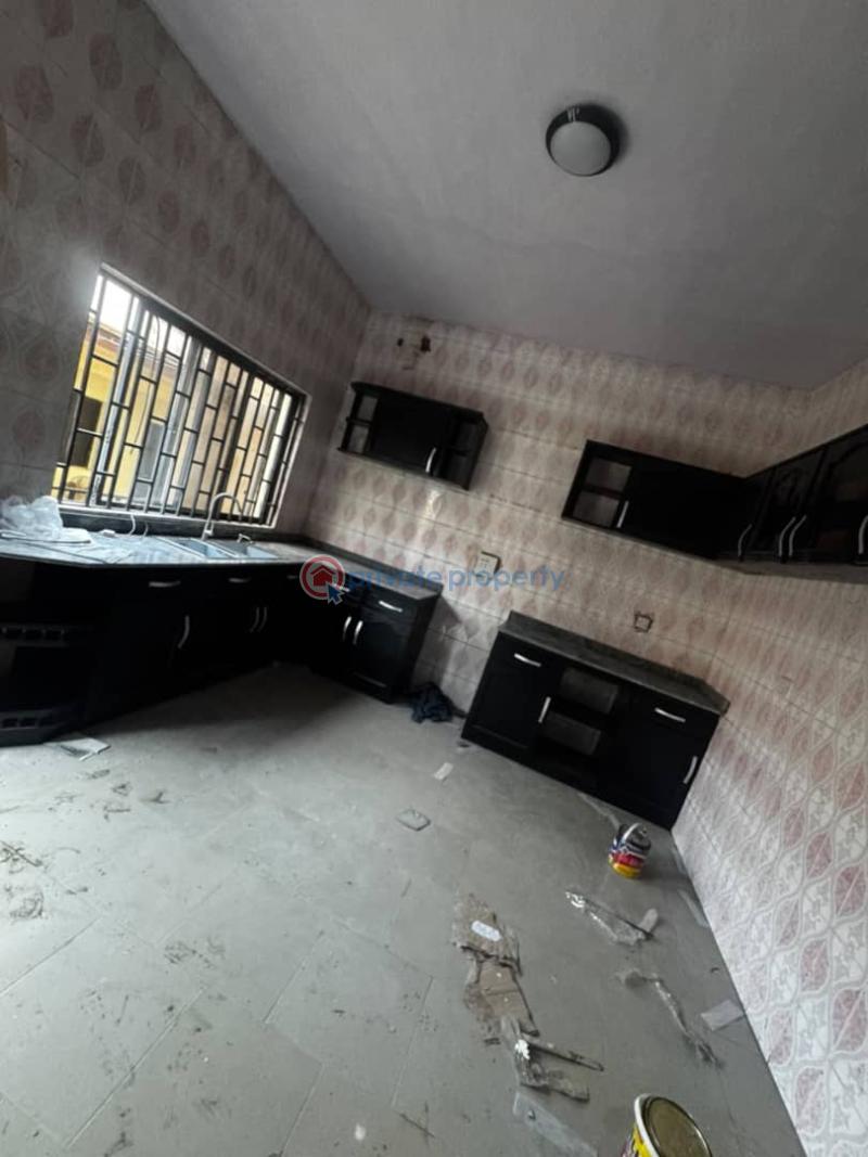 House For Rent At Golden/green Gate Estate, Oluyole Estate, Ibadan Ibadan Oyo - 11