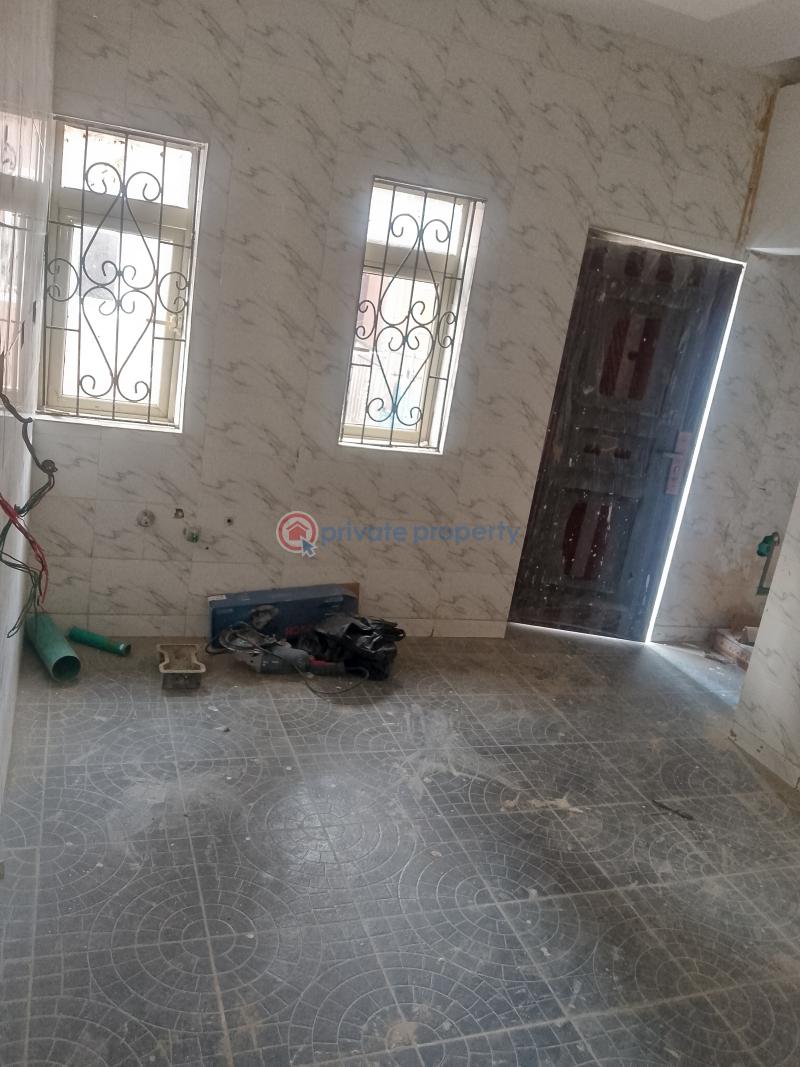 1 bedroom Flat & Apartment For Rent Acral Estate, Beside Nigeria Railway Quarters/ Tejuosho Market/ Yaba/ Nta Channel 10 Yaba Lagos - 4