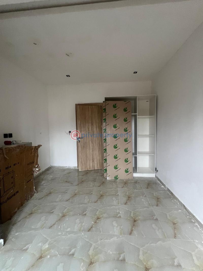 Serviced 2 bedroom apartment with elevator and gym - 4 2 bedroom Block Of Flats For Sale Ikate Elegushi Lekki Lagos - 4