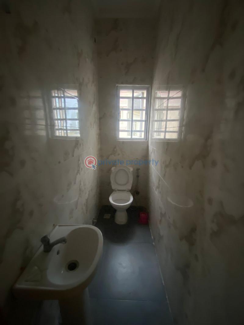Serviced 2 bedroom flat for rent at bridgegate estate agungi=n5m. - 6 2 bedroom Block Of Flats For Rent Agungi Lekki Lagos - 6