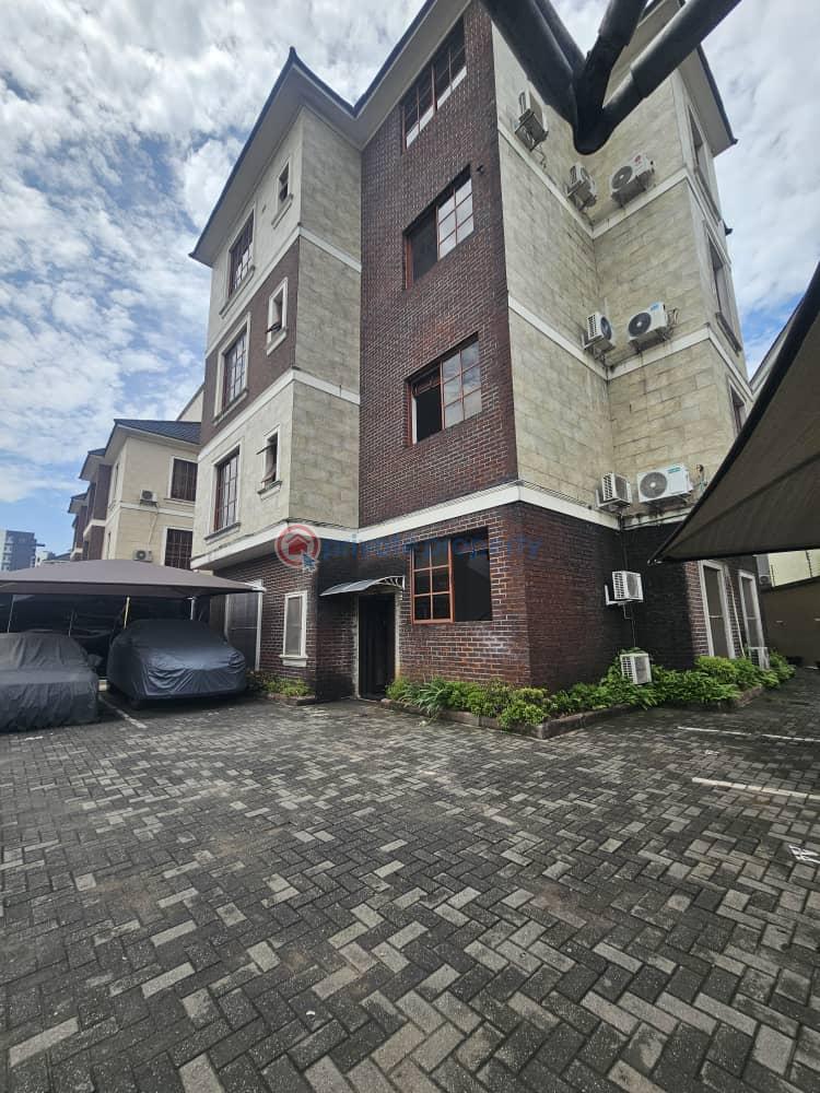 3 bedroom Flat & Apartment For Sale Mojisola Onikoyi Estate Lagos - 0