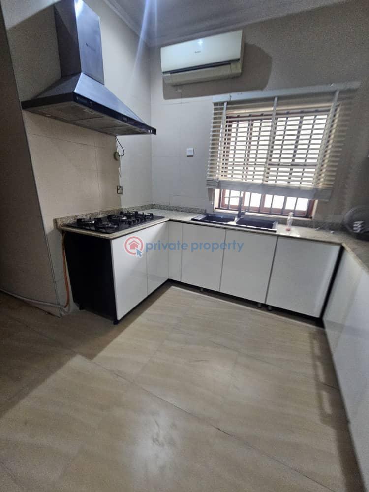 3 bedroom Flat & Apartment For Sale Mojisola Onikoyi Estate Lagos - 4