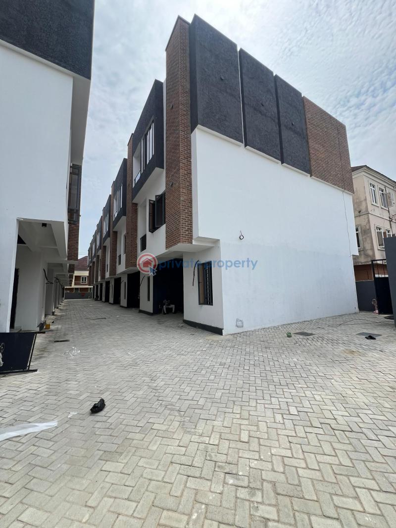 4 bedroom Terrace For Sale Ologolo Lekki Lagos - 0
