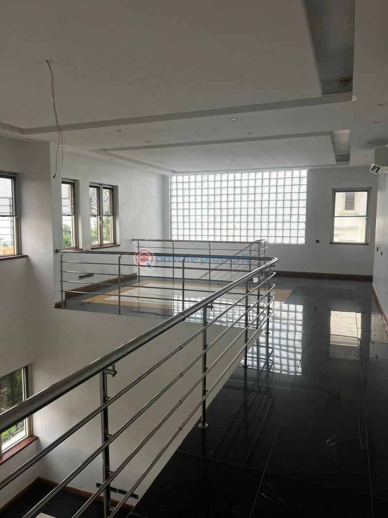 Serviced 4bdrm penthouse in a good location - 3 4 bedroom Penthouse For Rent Gerard Road Ikoyi Lagos - 3