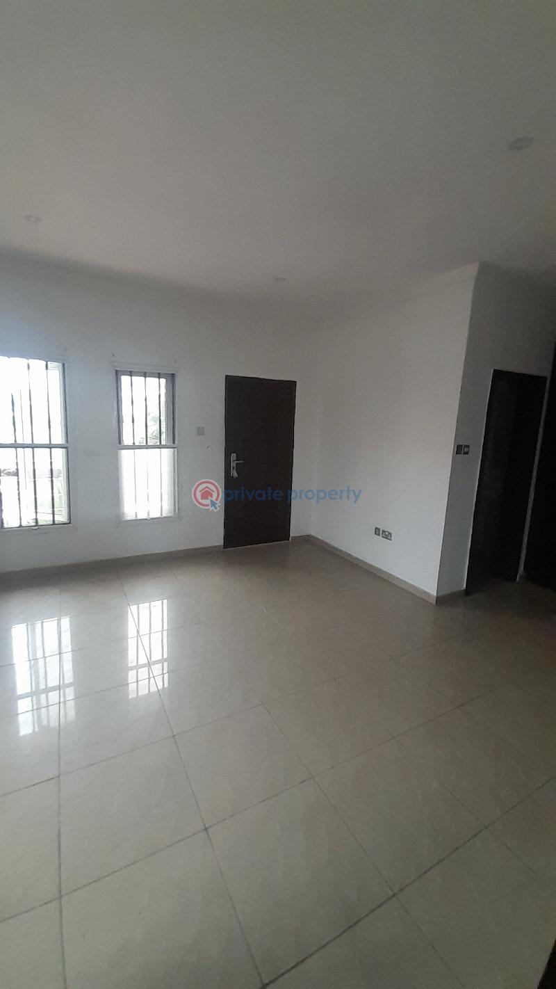Serviced and desent 4 bedroom terraced duplex with with bq - 4 4 bedroom Terraced Duplex For Sale Osapa Lekki Lagos - 4