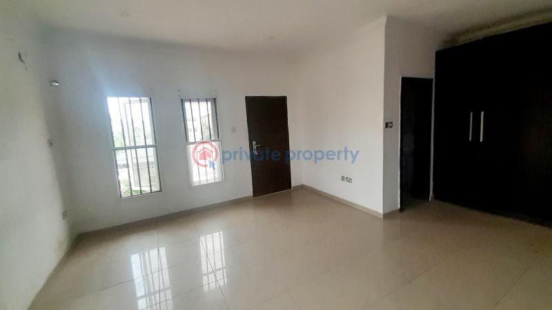 Serviced and desent 4 bedroom terraced duplex with with bq - 6 4 bedroom Terraced Duplex For Sale Osapa Lekki Lagos - 6