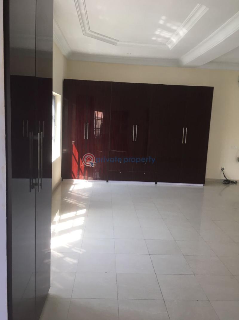 Serviced brand new 4 bedroom terrace duplex with bq within a mini estate - 9 4 bedroom Terraced Duplex For Rent Freedom Way Lekki Phase 1 Lagos - 9