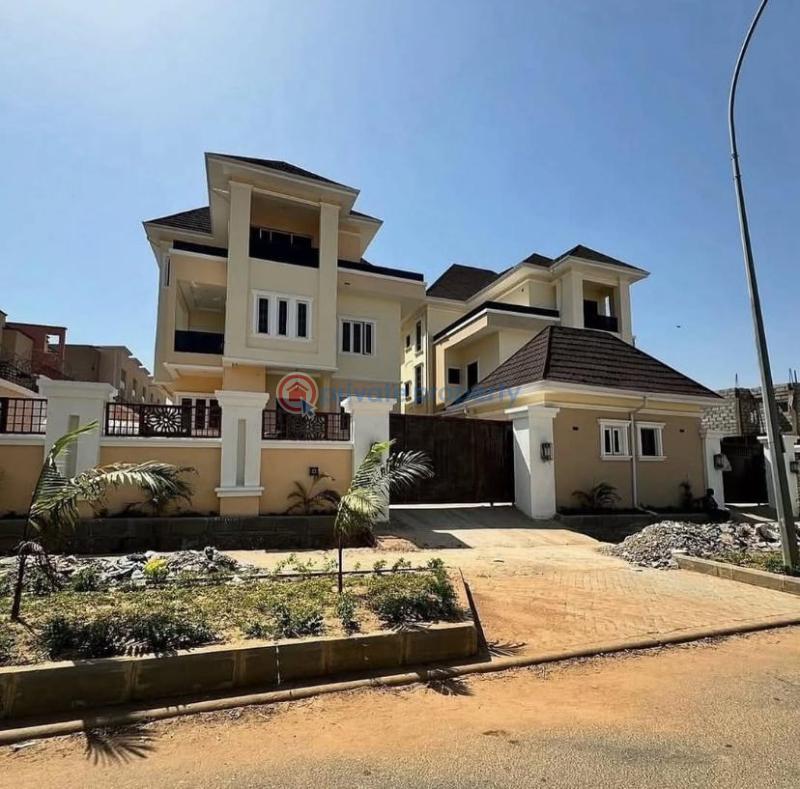 7 bedroom Duplex For Sale Guzape Abuja Phase 1  - 0