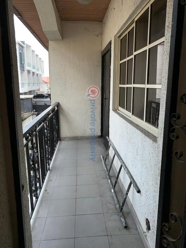 2 bedroom Block Of Flats For Rent Thomas Estate Ajah Lagos - 3
