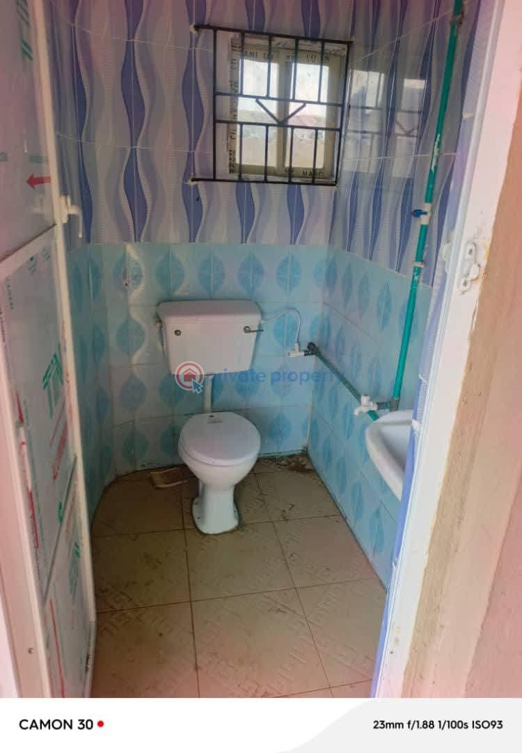 2 bedroom Block Of Flats For Rent Ikola Command Meiran Alimosho Lagos - 7