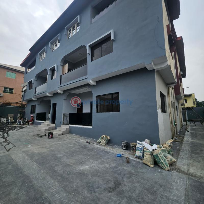 3 bedroom Block Of Flats For Rent Magodo Phase 2 Gra. Shangisha Kosofe/Ikosi Lagos - 0