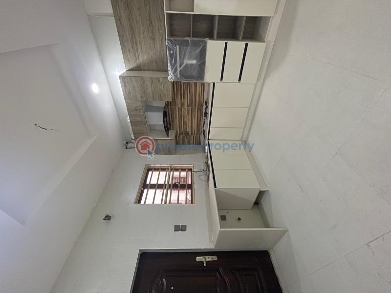 For rent 3 bedroom Terrace Victoria Crest Estate On Orchid Road