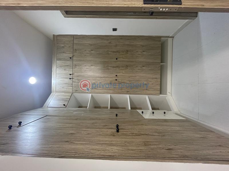 For rent 3 bedroom Terrace Victoria Crest Estate On Orchid Road