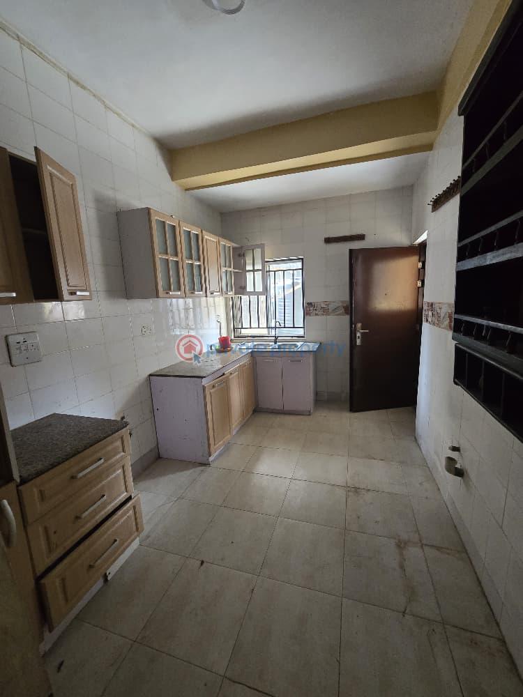 4 bedroom Bungalow For Rent Monastery Road Sangotedo Lagos - 3